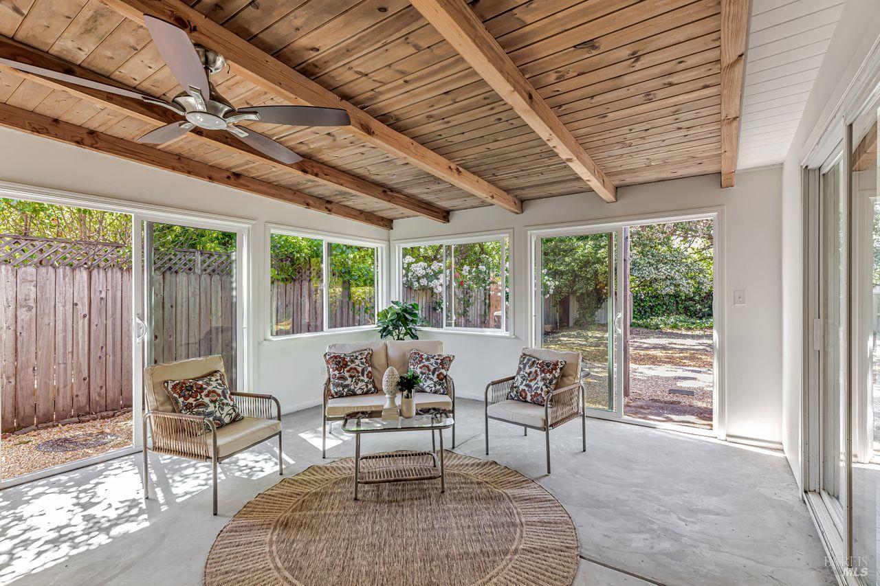 Detail Gallery Image 33 of 43 For 347 Major Dr, Santa Rosa,  CA 95403 - 3 Beds | 2 Baths
