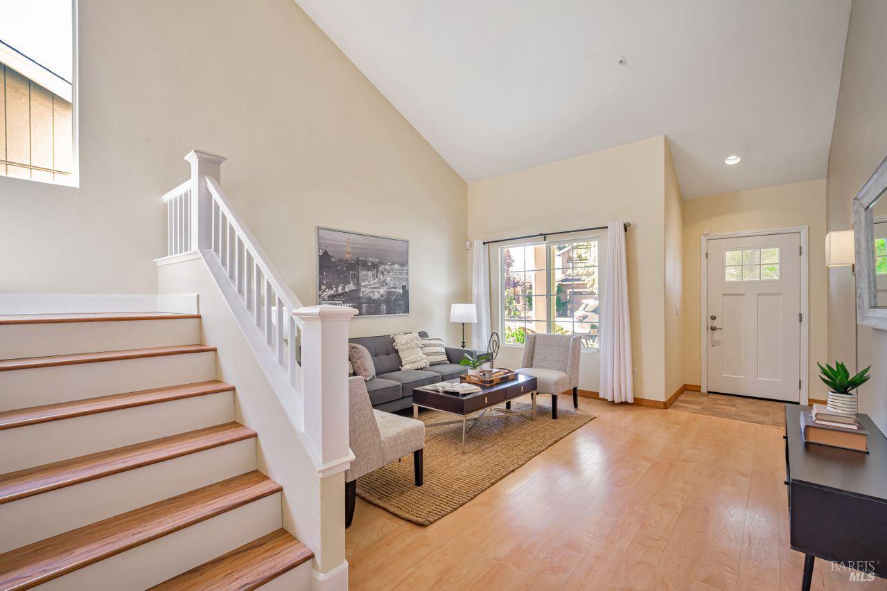 Detail Gallery Image 10 of 44 For 119 Philip Dr, Healdsburg,  CA 95448 - 4 Beds | 2/1 Baths