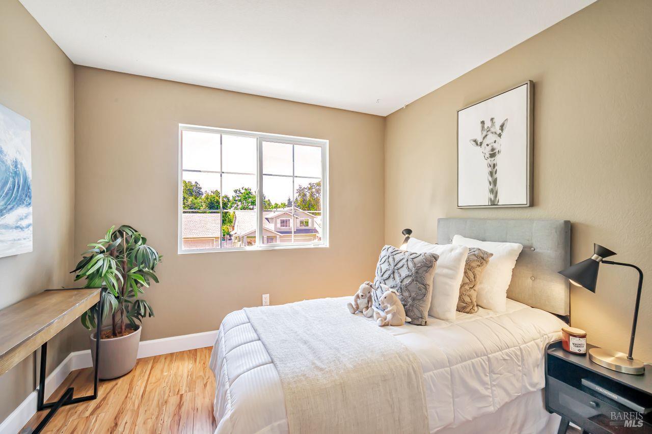 Detail Gallery Image 23 of 44 For 119 Philip Dr, Healdsburg,  CA 95448 - 4 Beds | 2/1 Baths