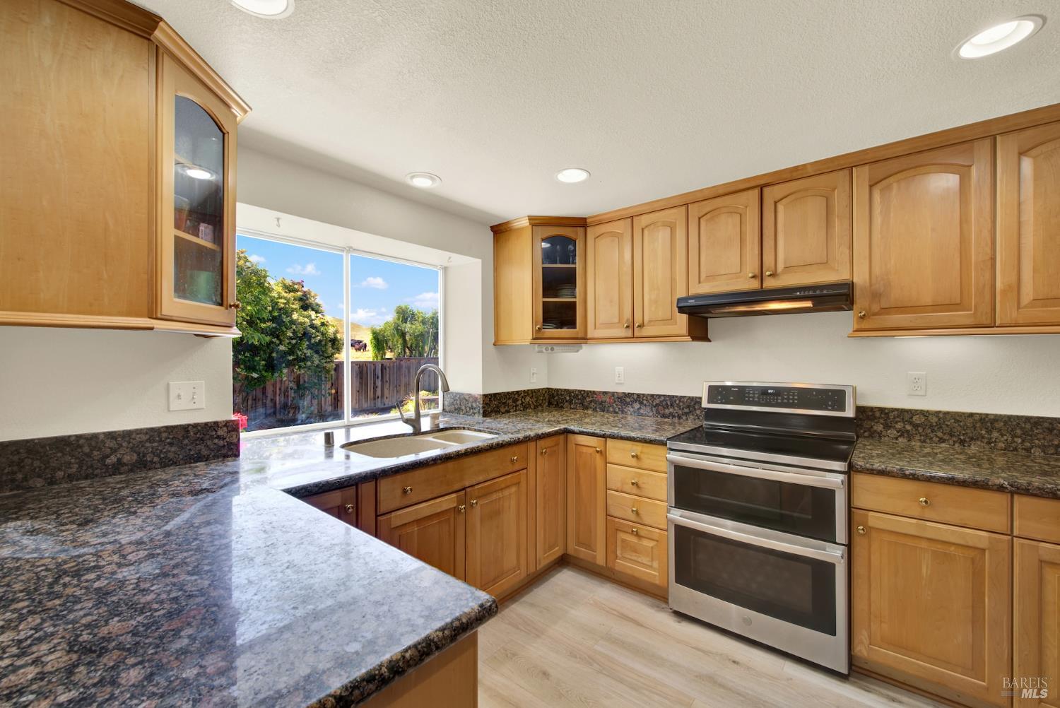 Detail Gallery Image 24 of 80 For 3327 Colonial Ct, Fairfield,  CA 94534 - 4 Beds | 3 Baths