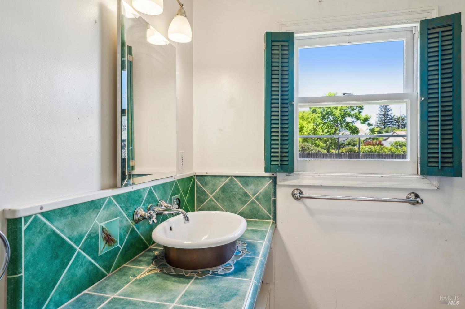 Detail Gallery Image 22 of 33 For 608 Mountain View Ave, Petaluma,  CA 94952 - 2 Beds | 1 Baths