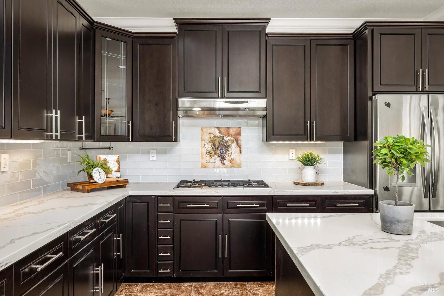 Detail Gallery Image 16 of 64 For 1101 Wildplum Ct, Vacaville,  CA 95687 - 6 Beds | 3 Baths