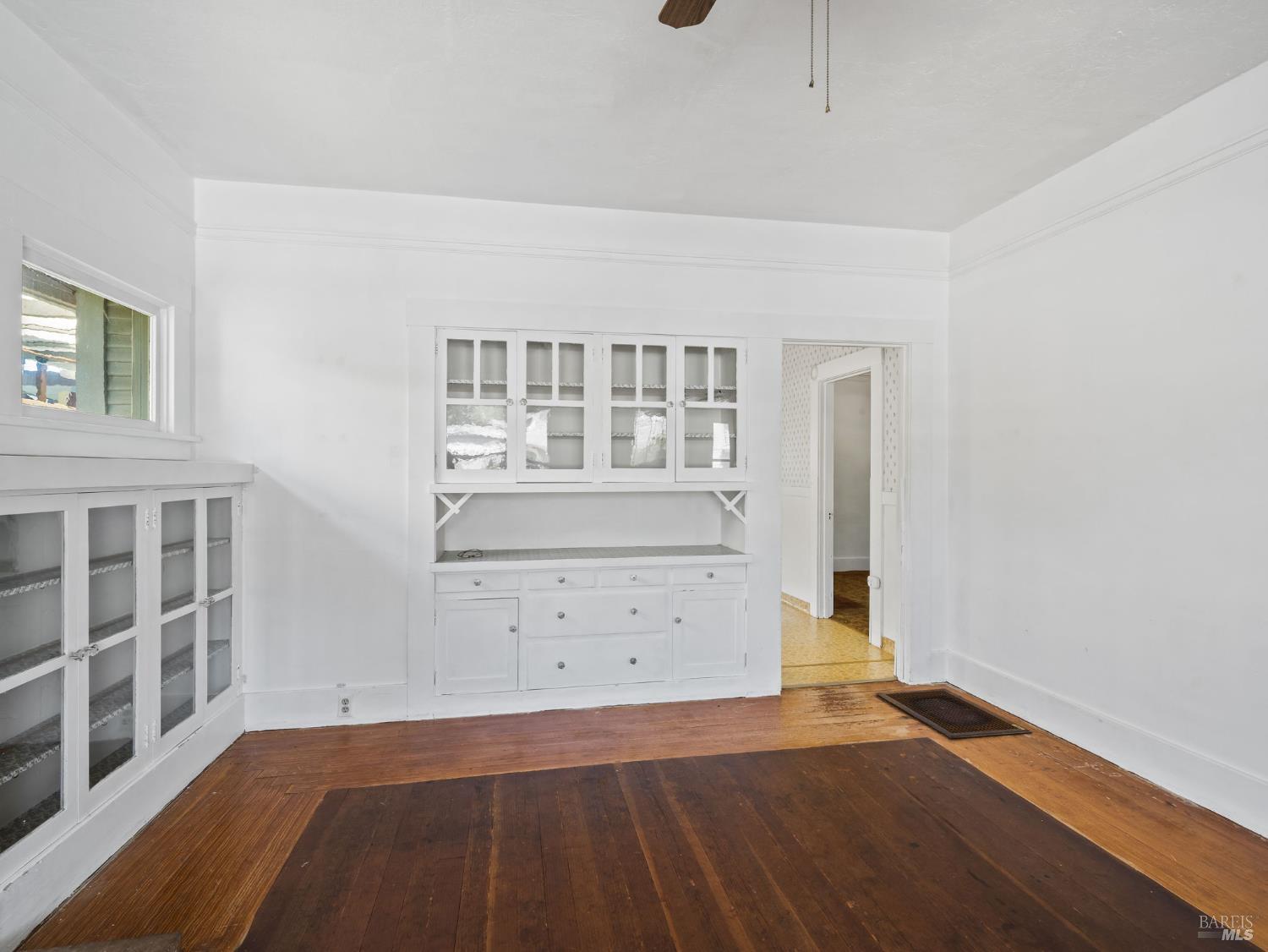Detail Gallery Image 9 of 52 For 442 Piper St, Healdsburg,  CA 95448 - 3 Beds | 2 Baths