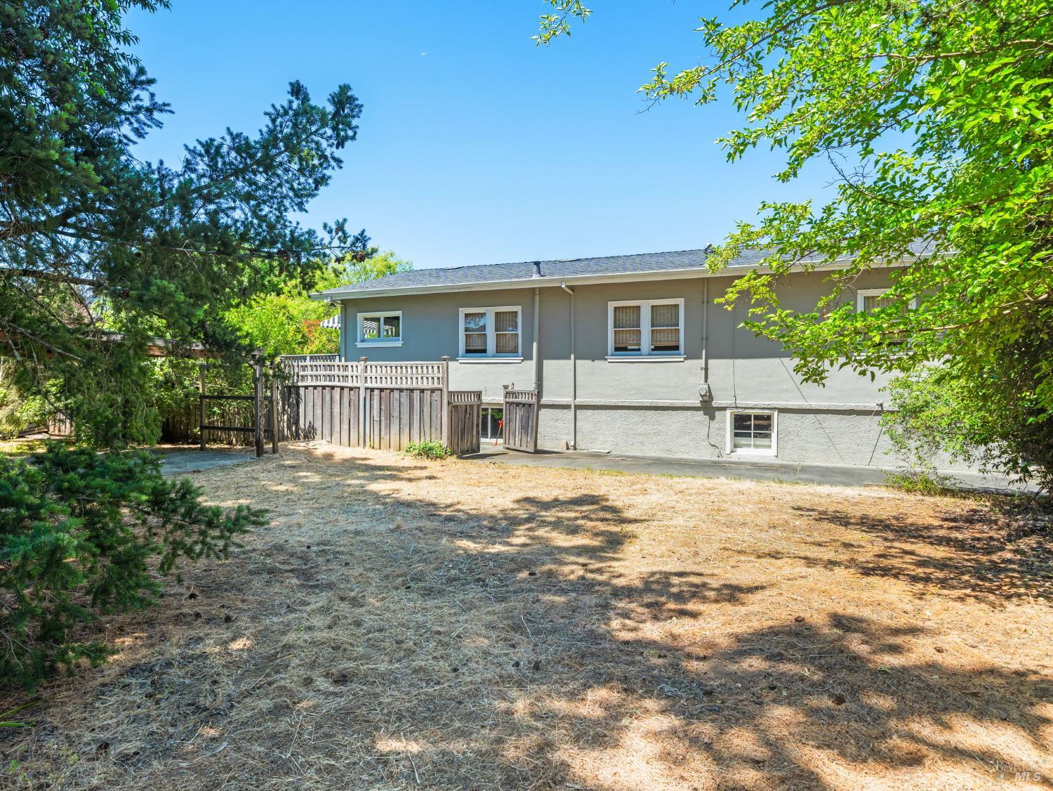 Detail Gallery Image 48 of 52 For 442 Piper St, Healdsburg,  CA 95448 - 3 Beds | 2 Baths