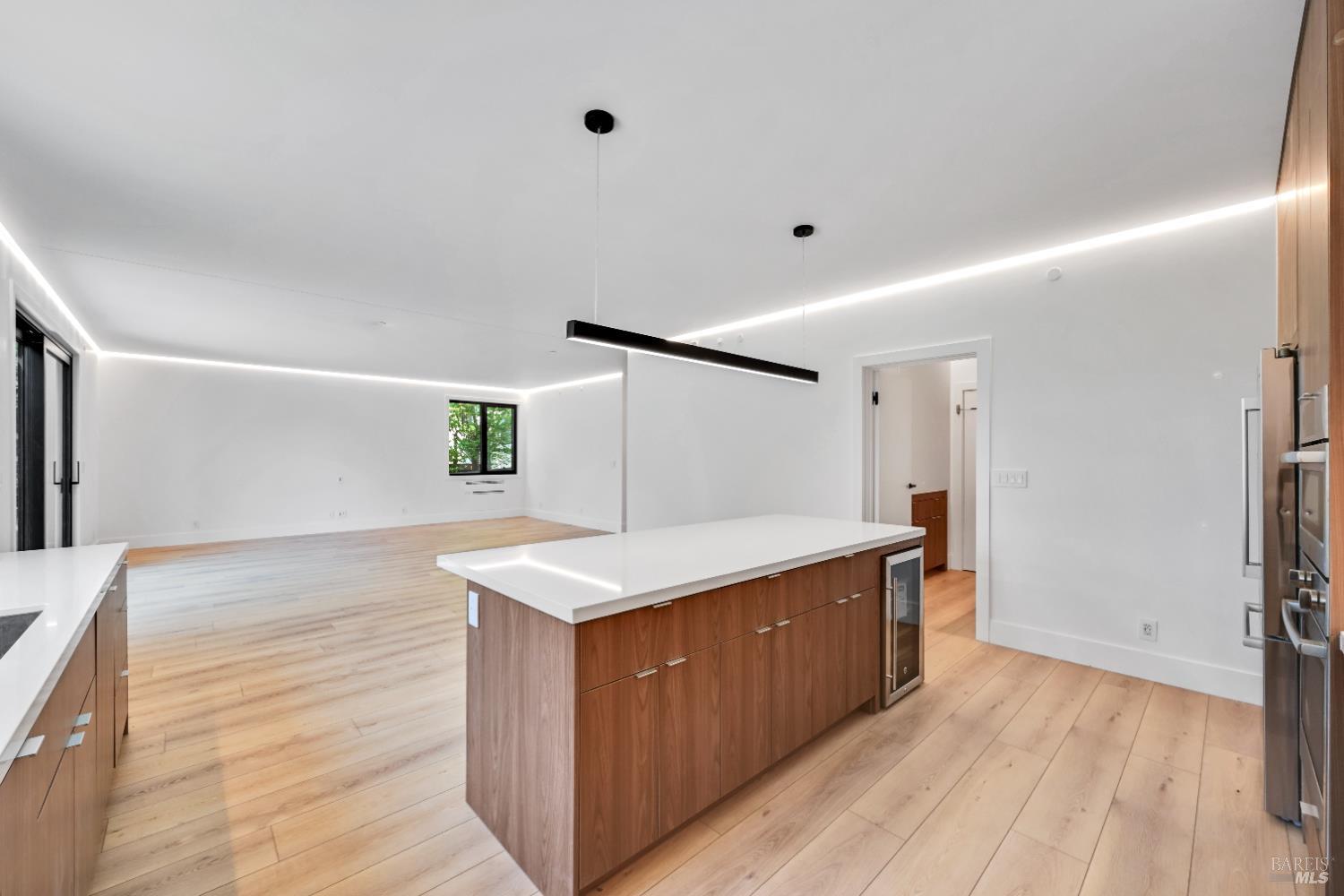 Detail Gallery Image 25 of 56 For 4966 Lakepointe Cir, Santa Rosa,  CA 95403 - 5 Beds | 3/1 Baths