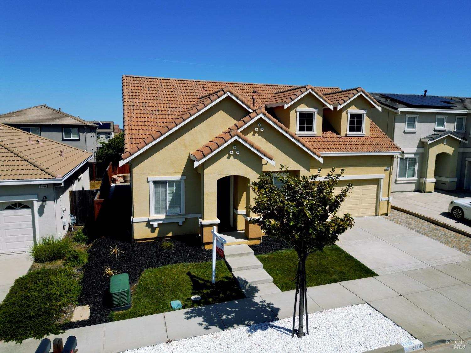 Detail Gallery Image 6 of 64 For 2108 Westphalian Dr, Fairfield,  CA 94534 - 5 Beds | 3 Baths