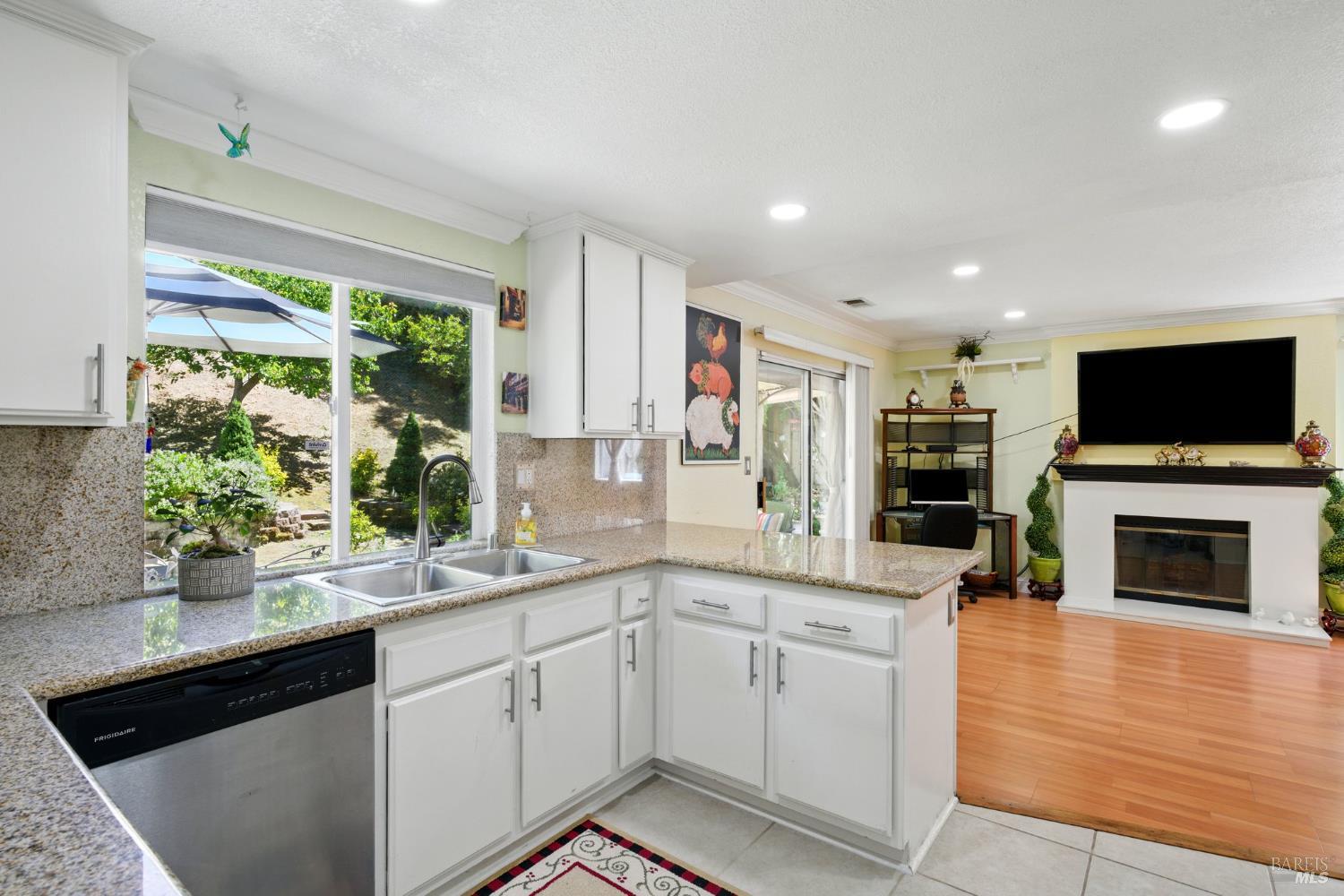 Detail Gallery Image 11 of 49 For 138 Nicole Way, Vallejo,  CA 94589 - 3 Beds | 2/1 Baths