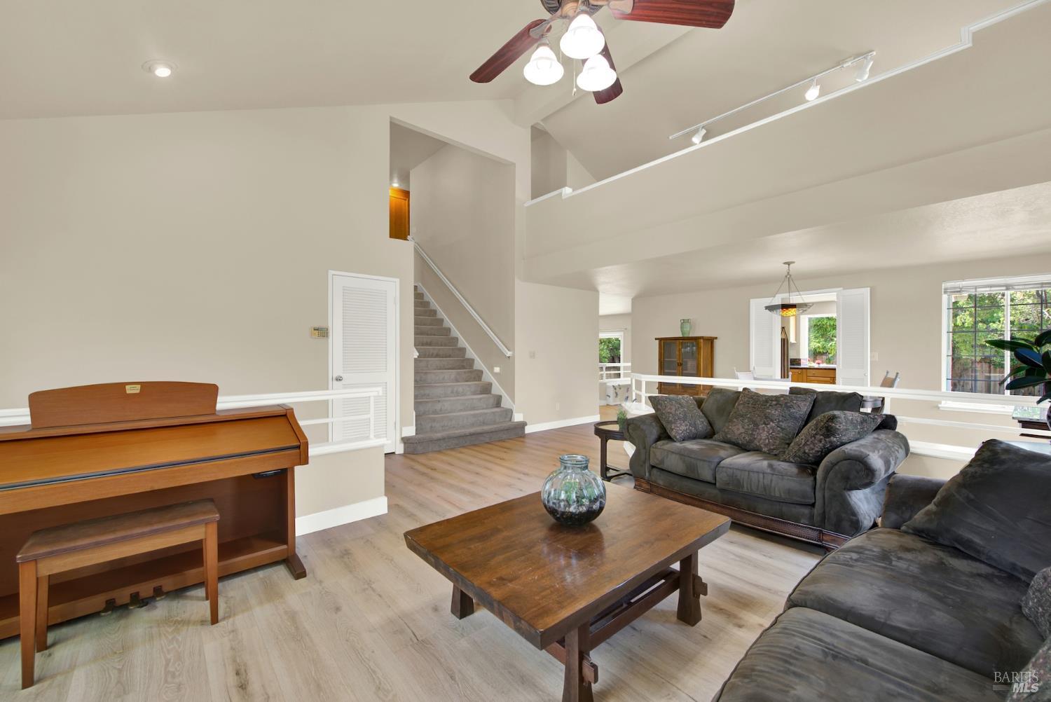 Detail Gallery Image 13 of 80 For 3327 Colonial Ct, Fairfield,  CA 94534 - 4 Beds | 3 Baths