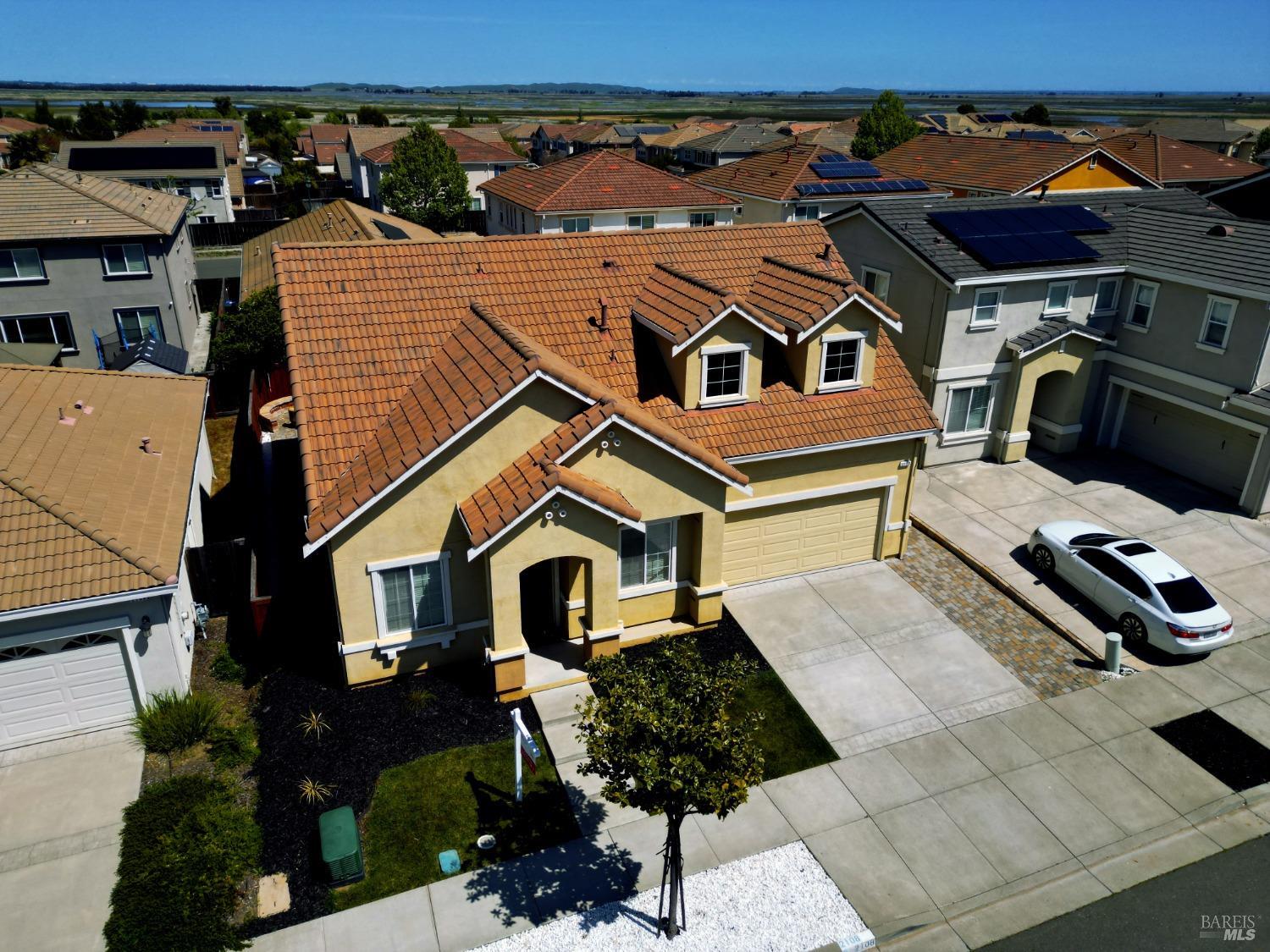 Detail Gallery Image 11 of 64 For 2108 Westphalian Dr, Fairfield,  CA 94534 - 5 Beds | 3 Baths