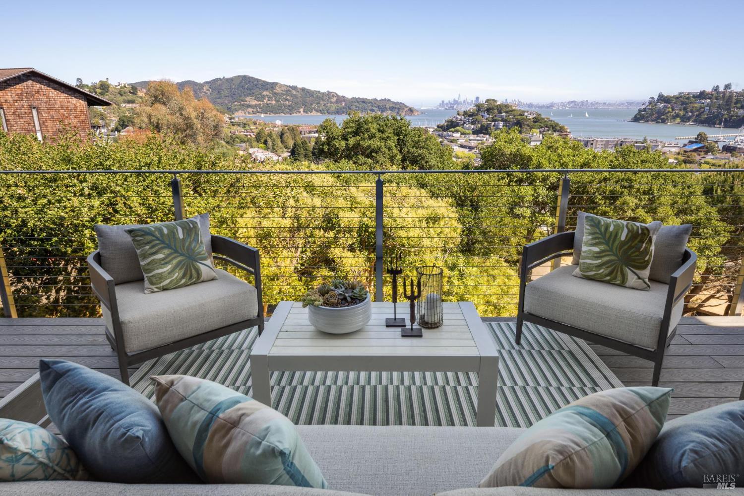 Detail Gallery Image 14 of 46 For 15 Harbor Oak Dr #12,  Tiburon,  CA 94920 - 2 Beds | 2 Baths