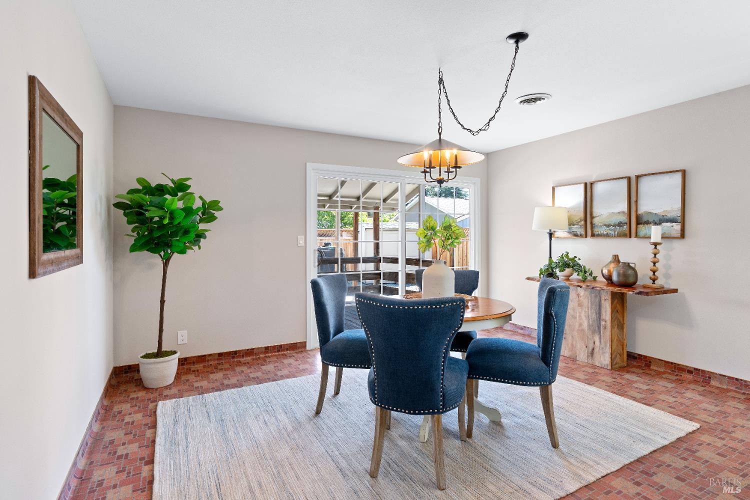 Detail Gallery Image 14 of 39 For 675 Joseph Ct, Napa,  CA 94558 - 3 Beds | 2 Baths