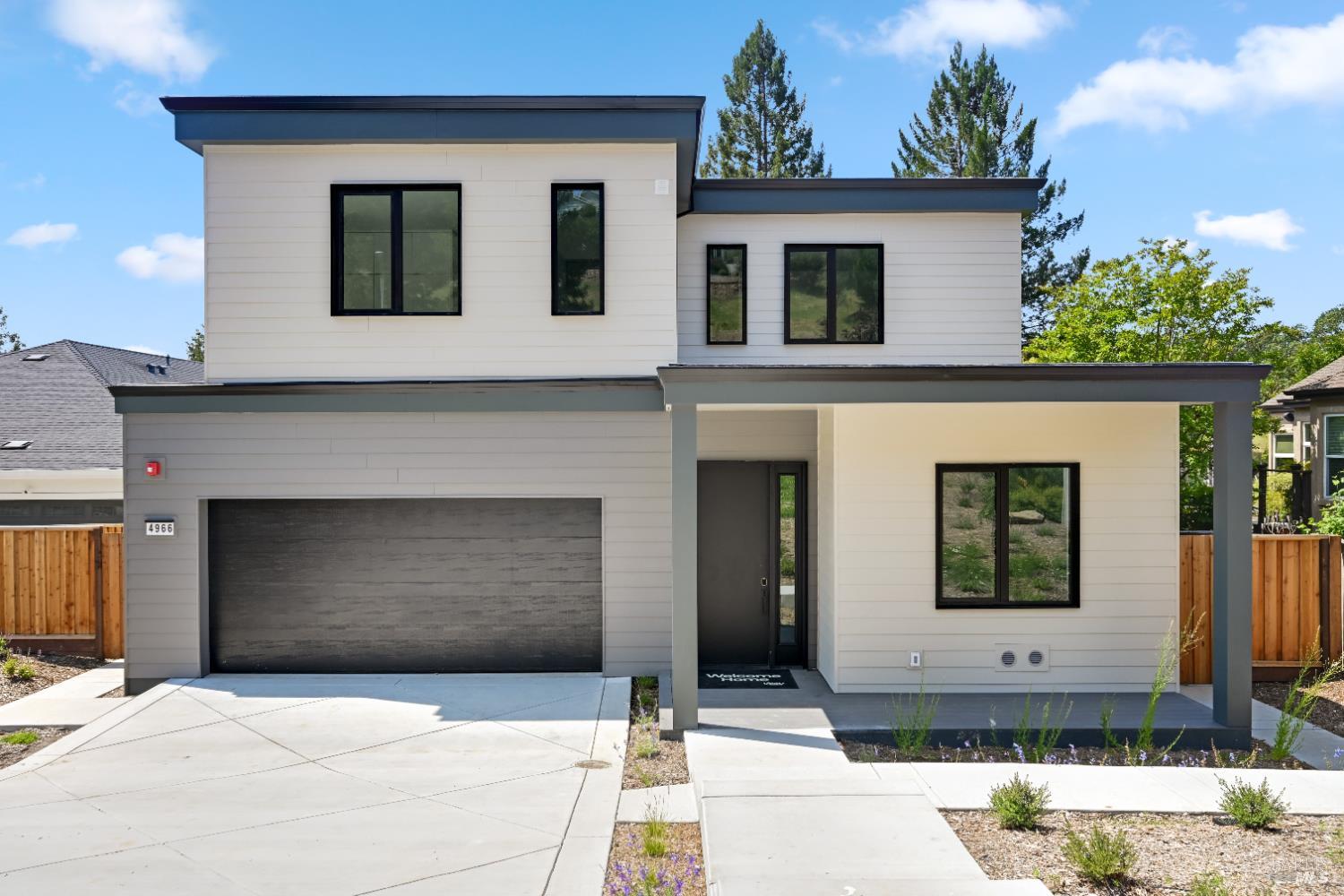 Detail Gallery Image 1 of 56 For 4966 Lakepointe Cir, Santa Rosa,  CA 95403 - 5 Beds | 3/1 Baths