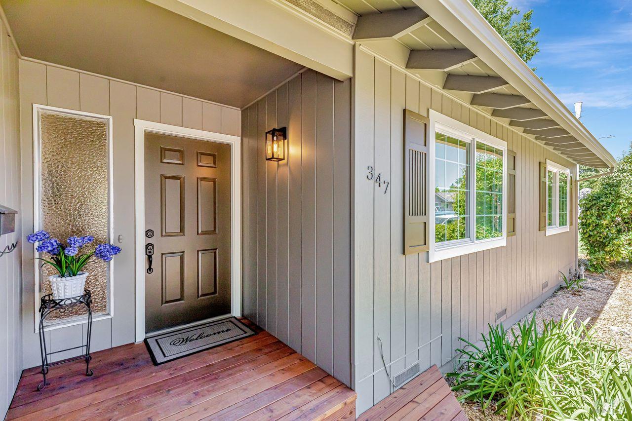 Detail Gallery Image 11 of 43 For 347 Major Dr, Santa Rosa,  CA 95403 - 3 Beds | 2 Baths
