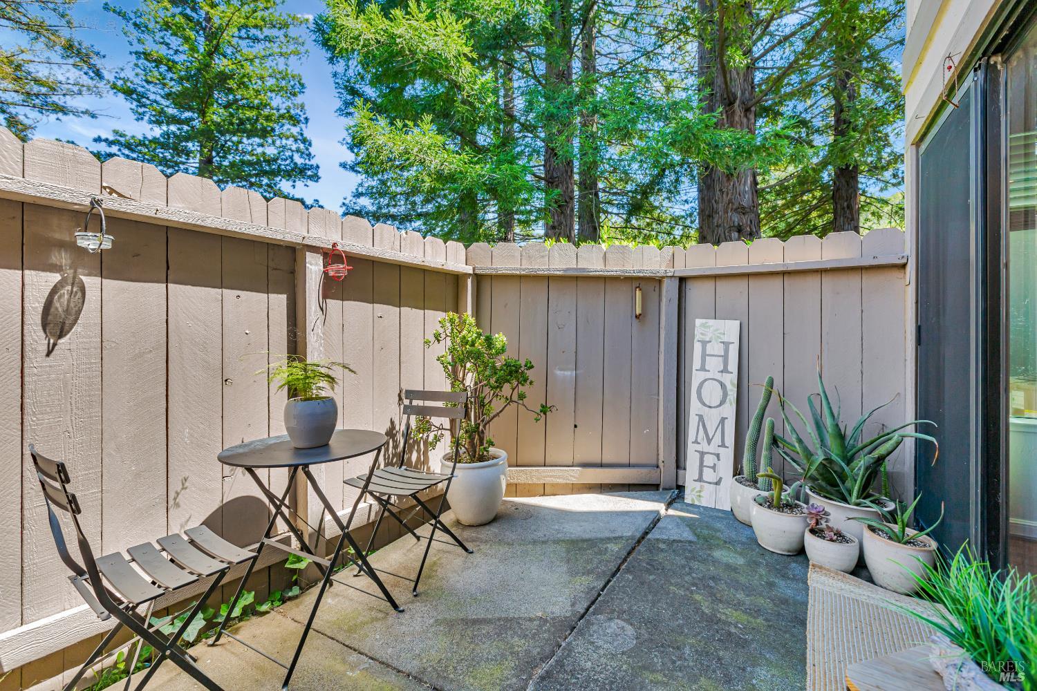 Detail Gallery Image 2 of 33 For 111 Cheda Ln, Novato,  CA 94947 - 2 Beds | 1 Baths