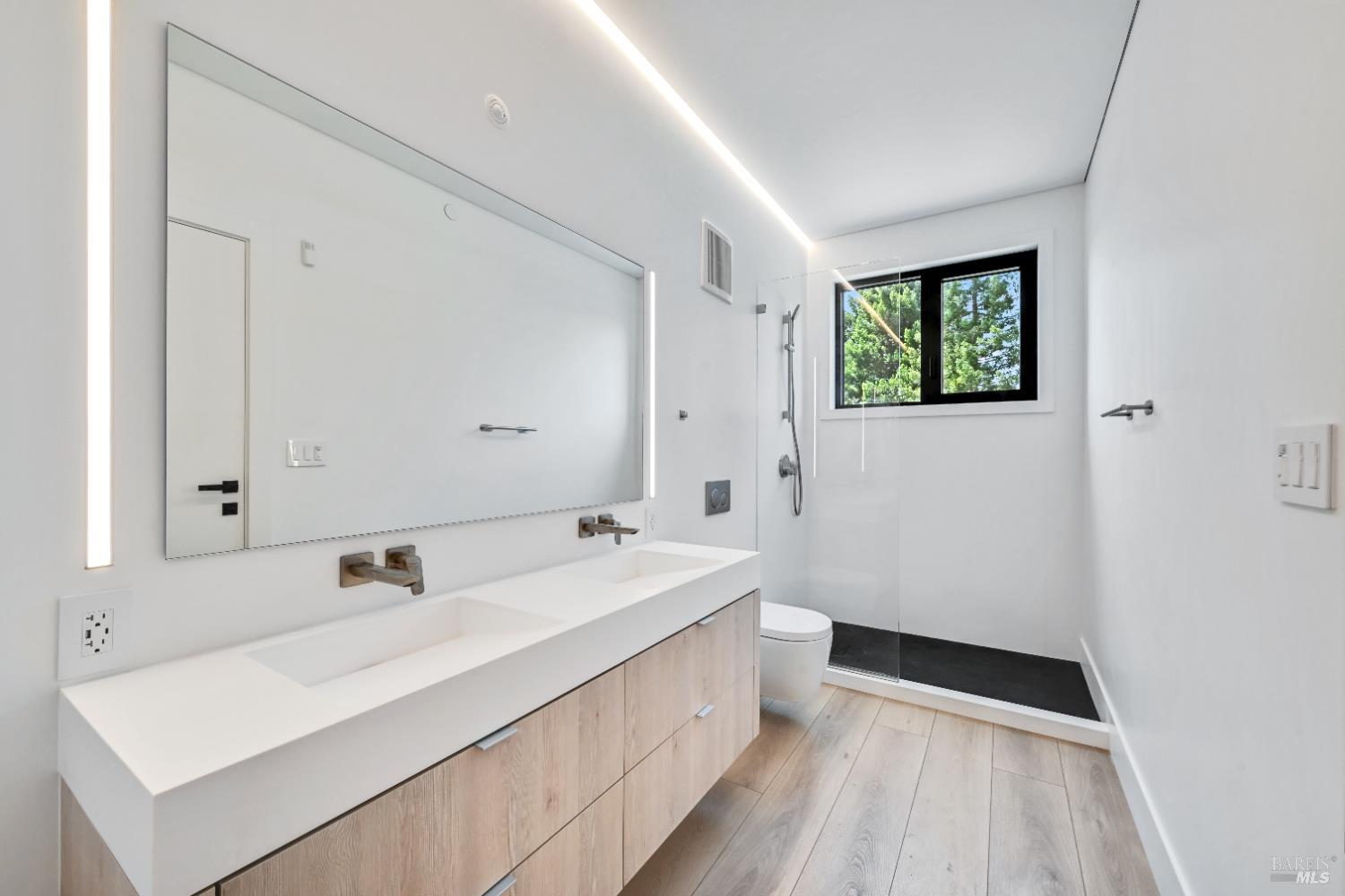 Detail Gallery Image 54 of 56 For 4966 Lakepointe Cir, Santa Rosa,  CA 95403 - 5 Beds | 3/1 Baths