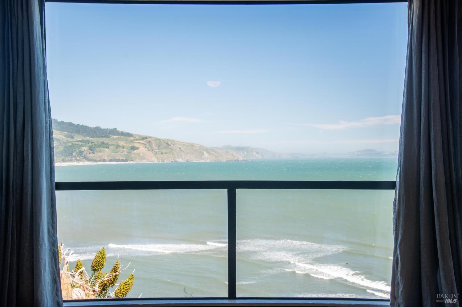 Detail Gallery Image 16 of 52 For 71 Crescente Ave, Bolinas,  CA 94924 - 3 Beds | 2 Baths