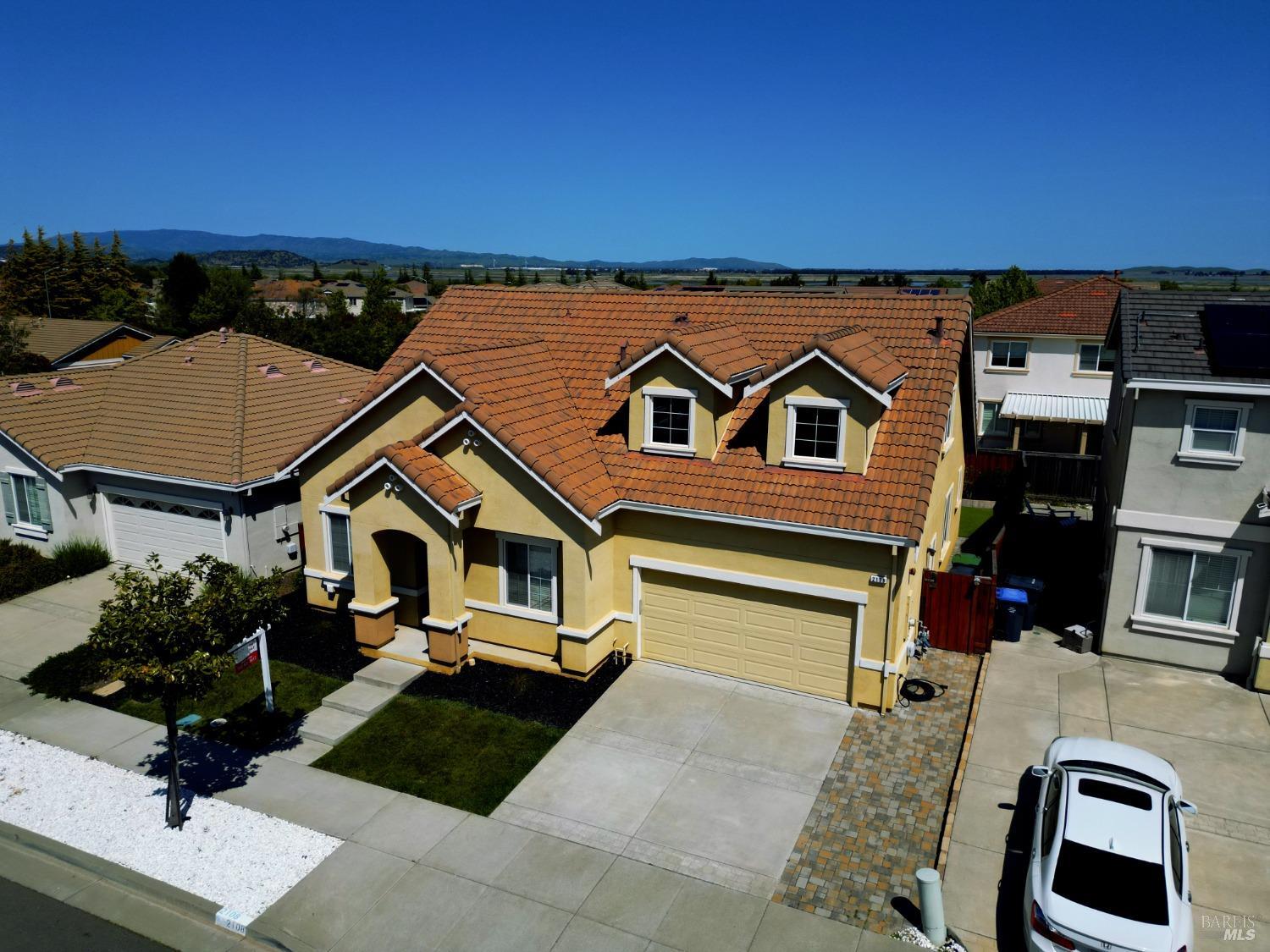 Detail Gallery Image 10 of 64 For 2108 Westphalian Dr, Fairfield,  CA 94534 - 5 Beds | 3 Baths