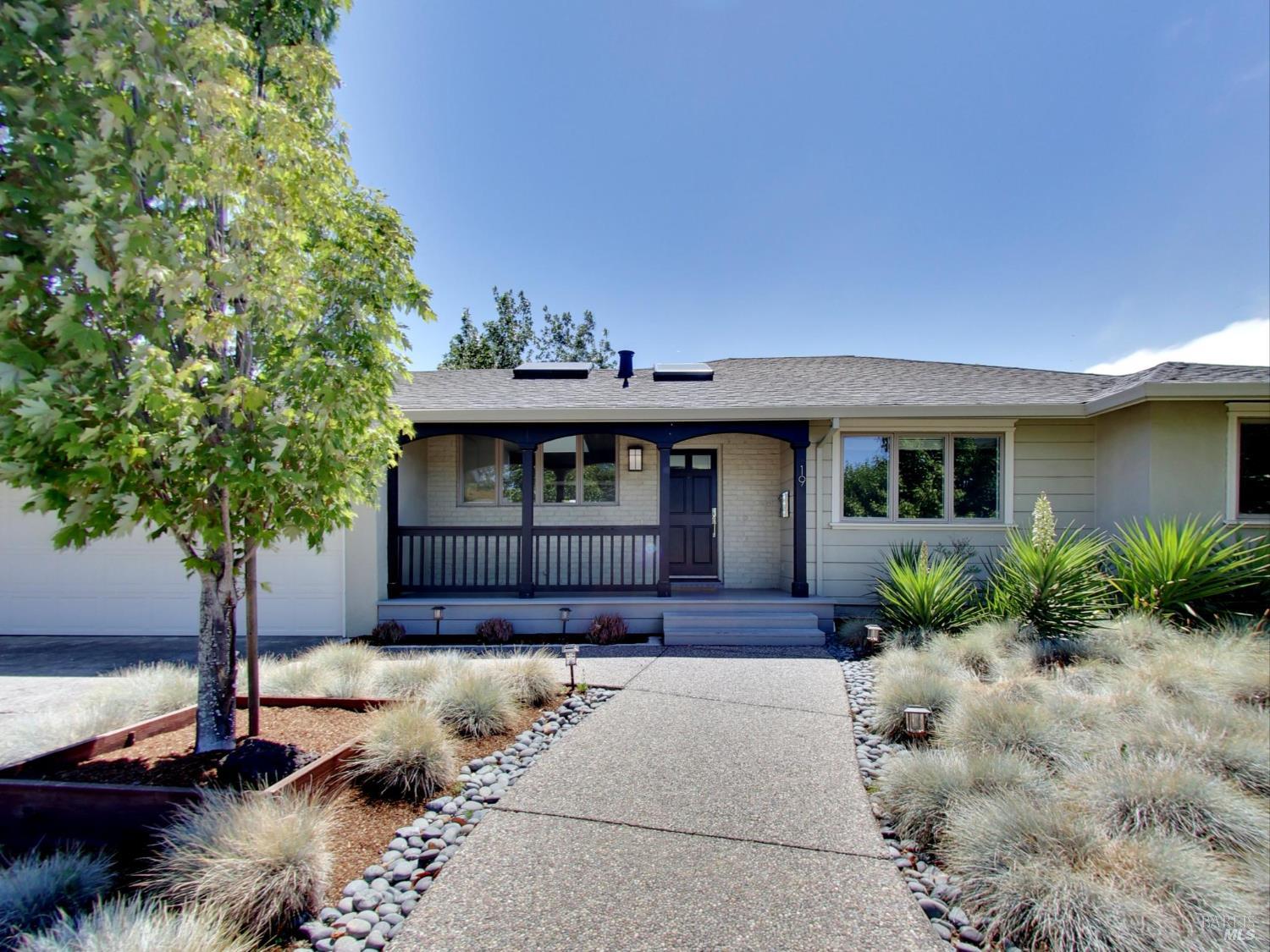 Detail Gallery Image 1 of 36 For 19 Dartmouth Dr, Larkspur,  CA 94939 - 3 Beds | 2 Baths