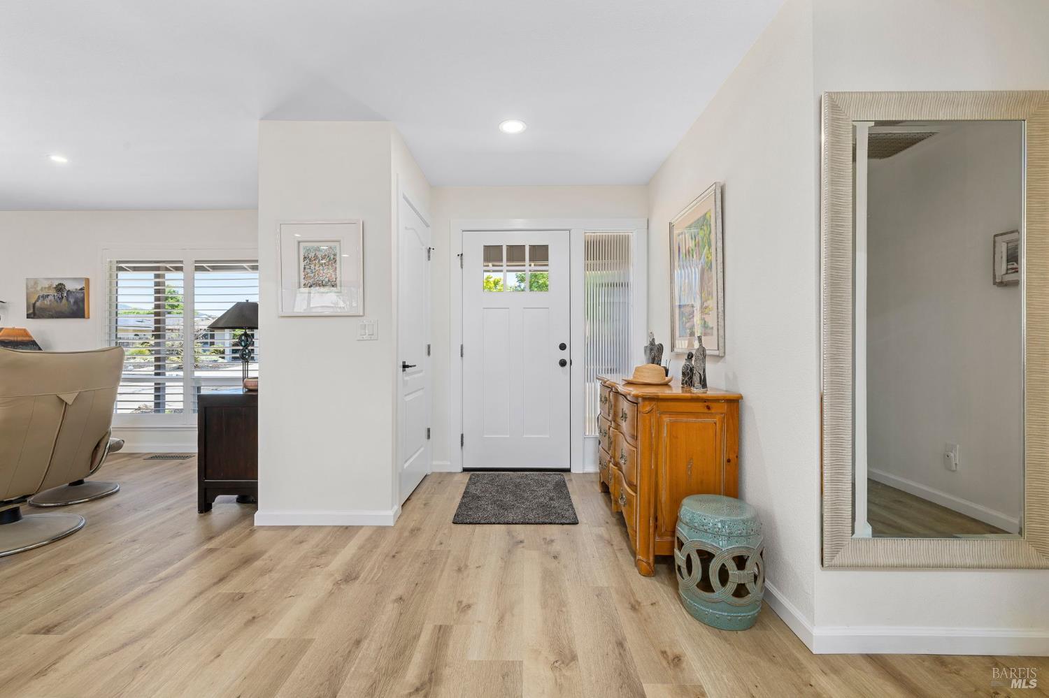 Detail Gallery Image 4 of 39 For 349 Pythian Rd, Santa Rosa,  CA 95409 - 2 Beds | 2/1 Baths