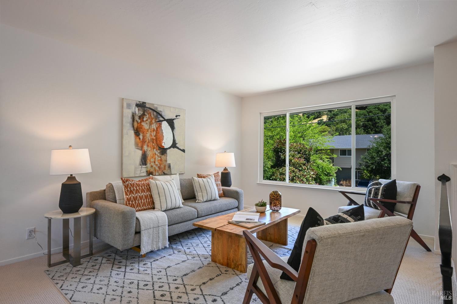 Detail Gallery Image 5 of 44 For 663 Cherry St, Novato,  CA 94945 - 3 Beds | 2 Baths