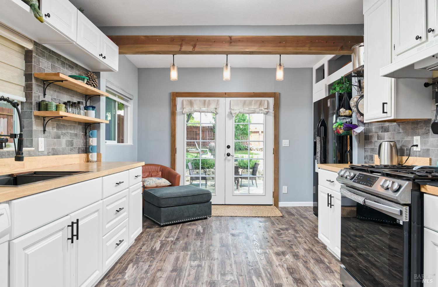 Detail Gallery Image 10 of 28 For 46 N 4th St, Rio Vista,  CA 94571 - 2 Beds | 1/1 Baths
