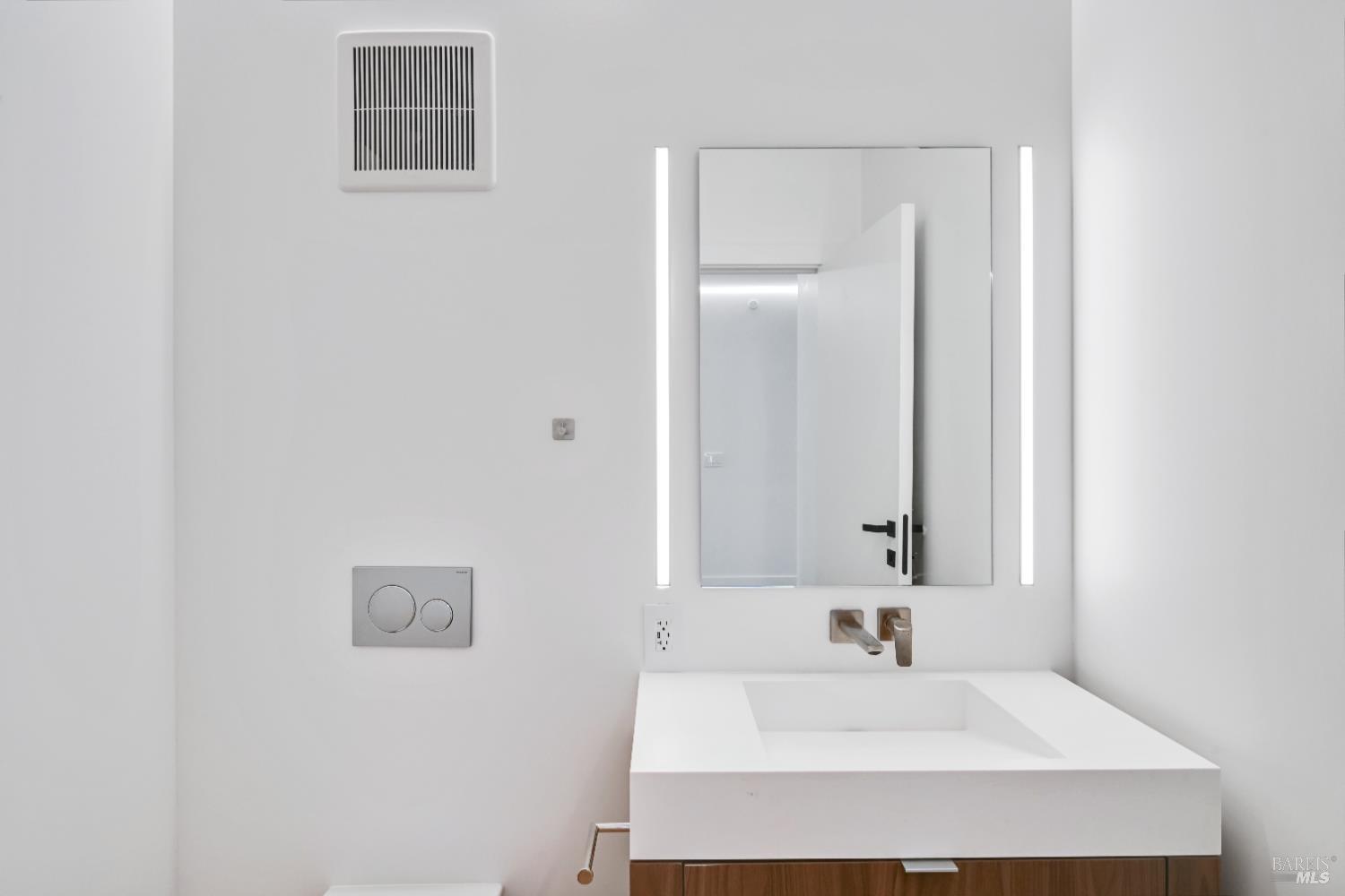 Detail Gallery Image 12 of 56 For 3720 Stanhope Ct, Santa Rosa,  CA 95404 - 5 Beds | 3/1 Baths
