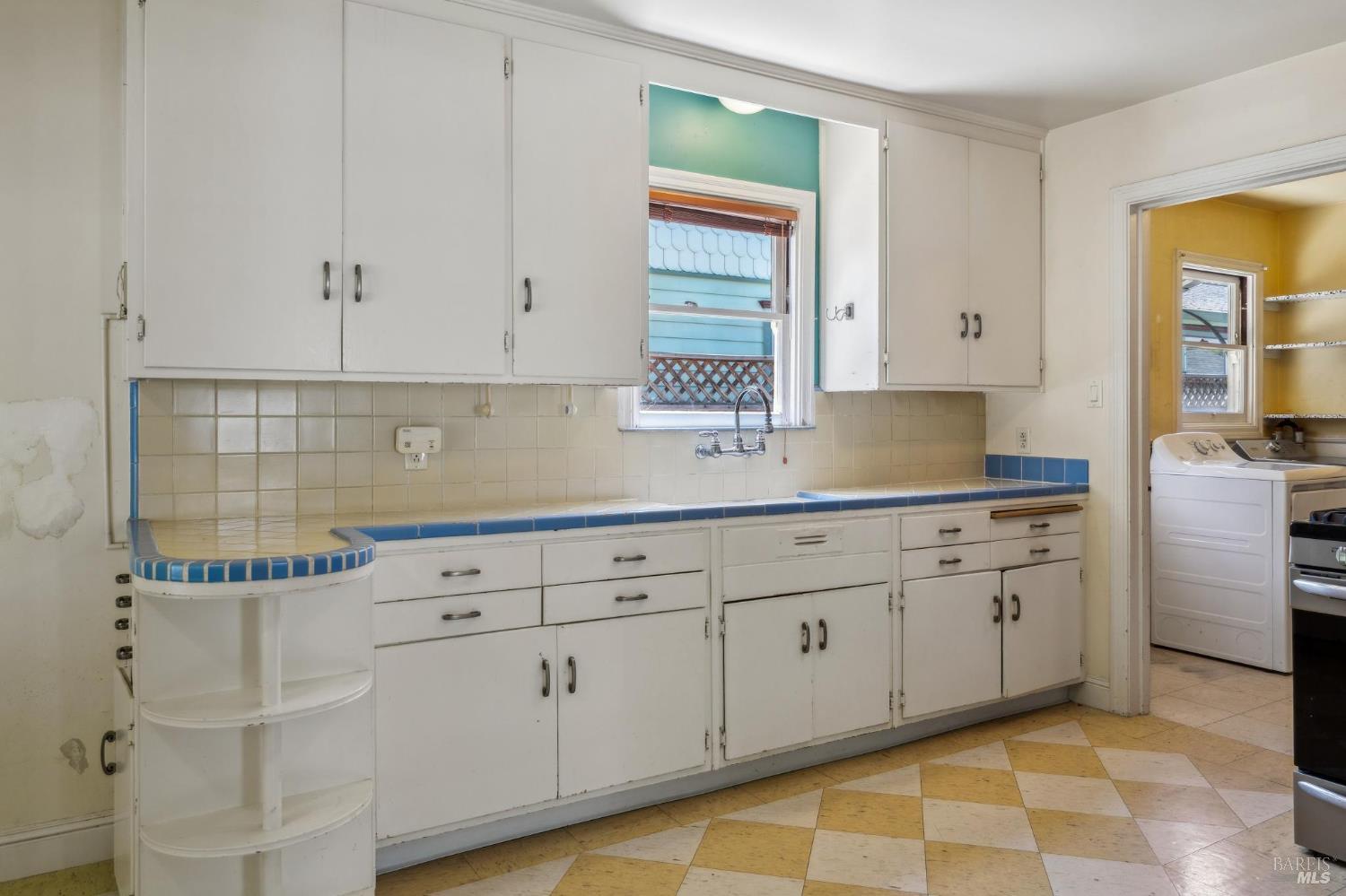 Detail Gallery Image 13 of 33 For 608 Mountain View Ave, Petaluma,  CA 94952 - 2 Beds | 1 Baths