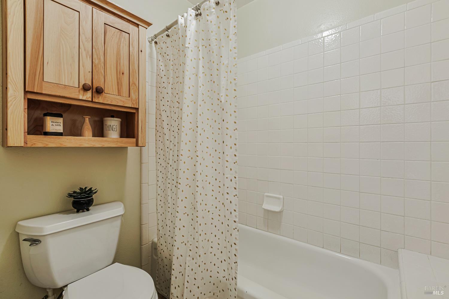 Detail Gallery Image 24 of 33 For 111 Cheda Ln, Novato,  CA 94947 - 2 Beds | 1 Baths