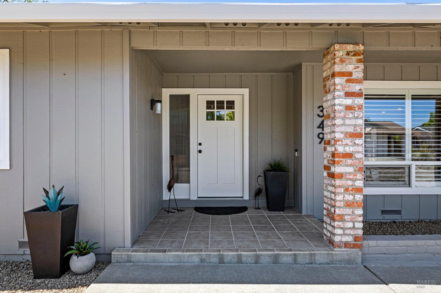Detail Gallery Image 2 of 39 For 349 Pythian Rd, Santa Rosa,  CA 95409 - 2 Beds | 2/1 Baths