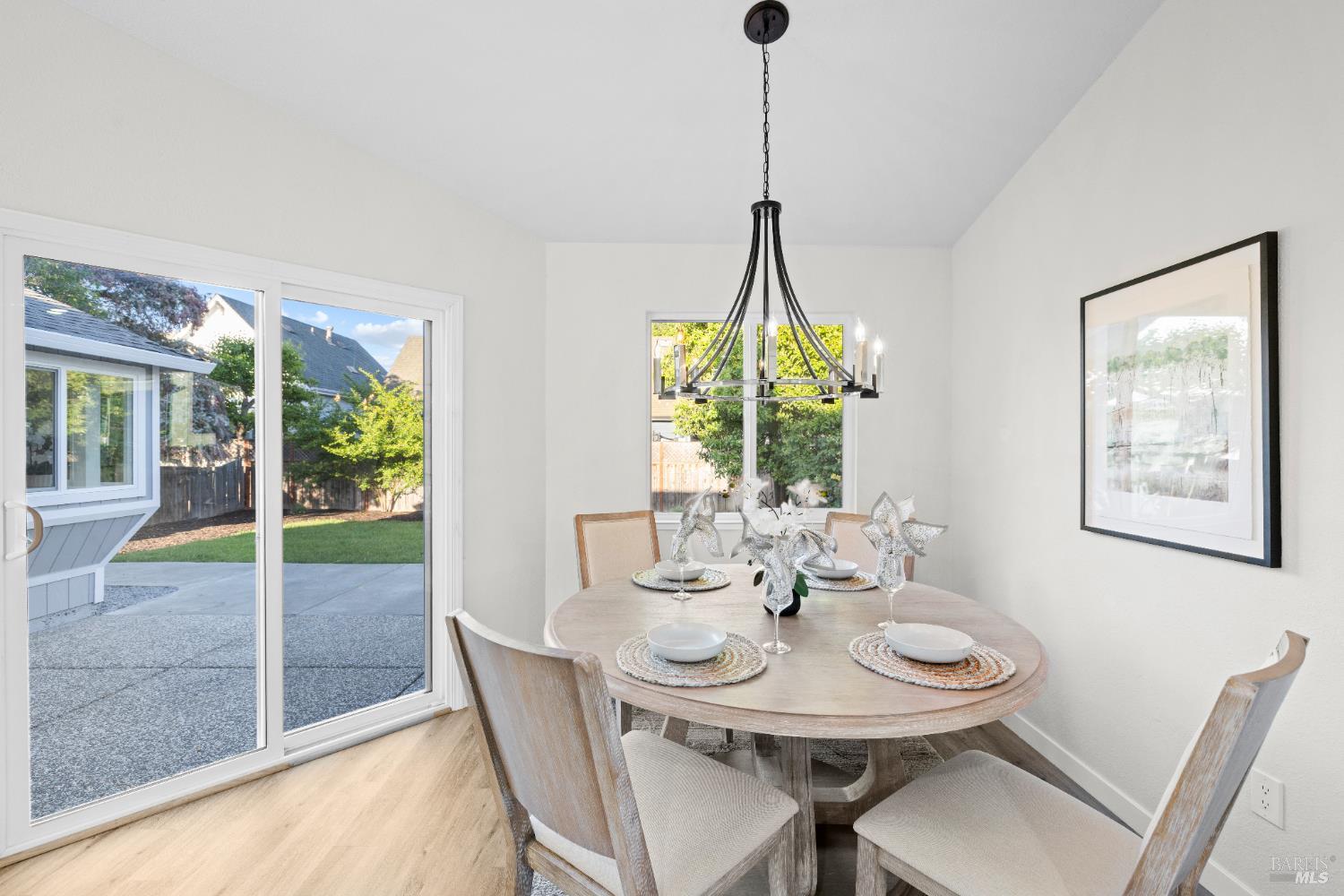 Detail Gallery Image 6 of 23 For 2410 Pinercrest Dr, Santa Rosa,  CA 95403 - 3 Beds | 2 Baths