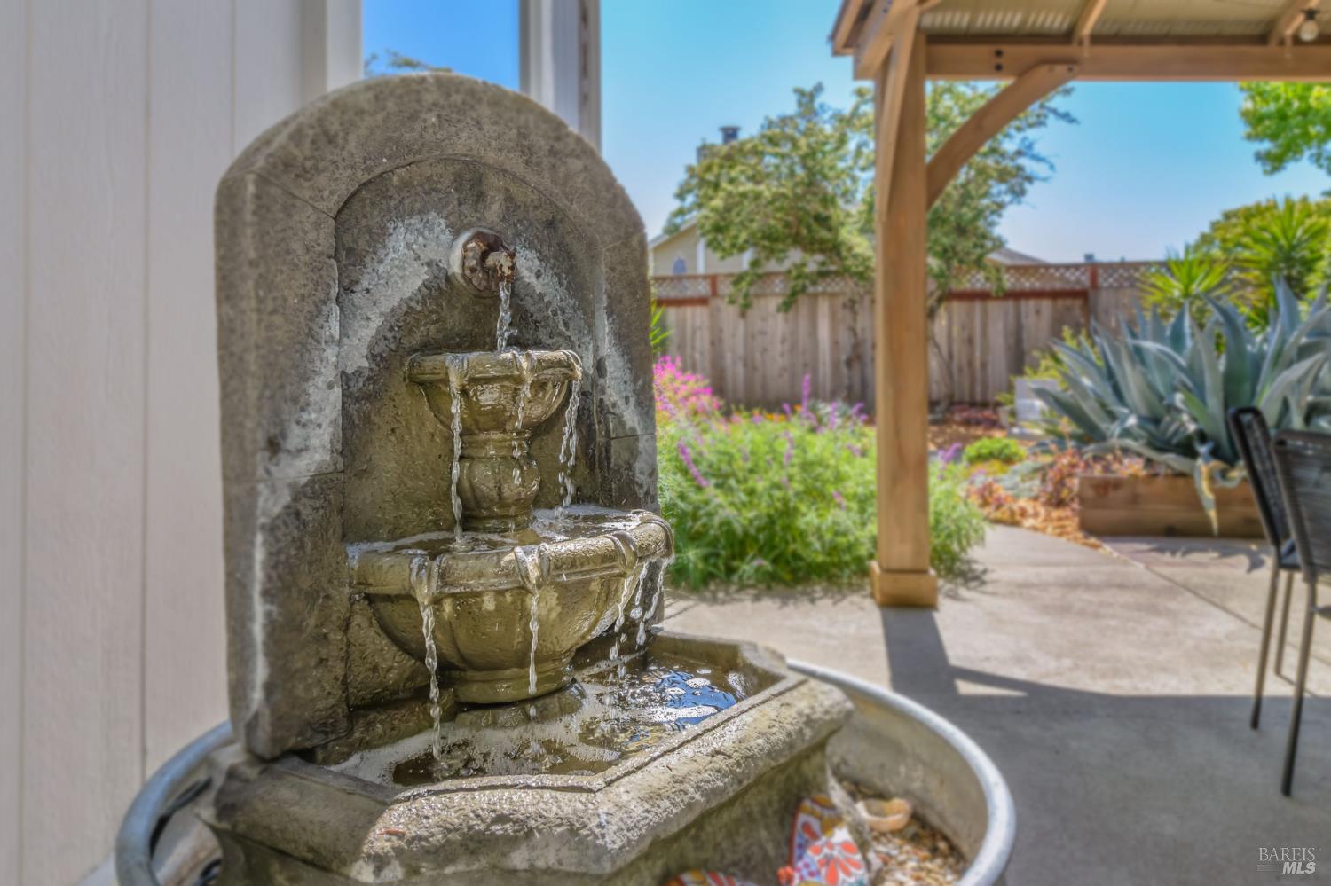Detail Gallery Image 17 of 50 For 1721 Northstar Dr, Petaluma,  CA 94954 - 3 Beds | 2/1 Baths