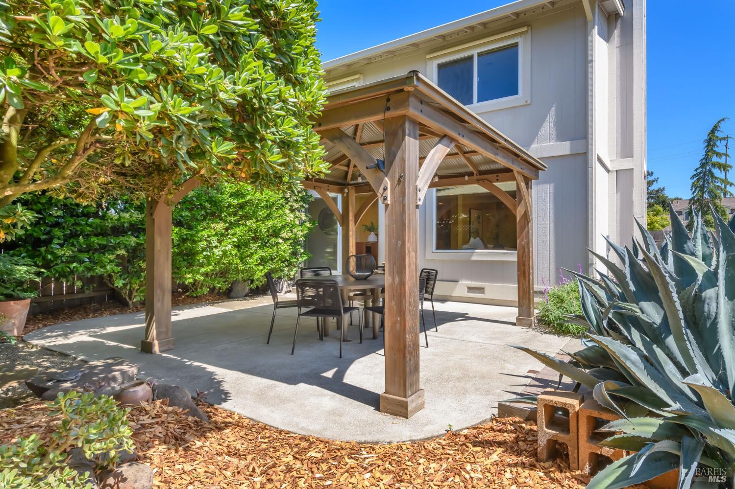 Detail Gallery Image 37 of 50 For 1721 Northstar Dr, Petaluma,  CA 94954 - 3 Beds | 2/1 Baths