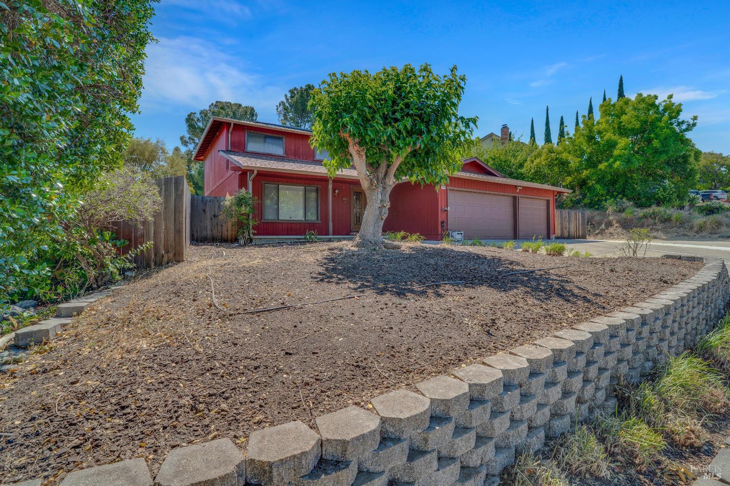 Detail Gallery Image 4 of 45 For 4009 Rimrock Dr, Antioch,  CA 94509 - 4 Beds | 2/1 Baths