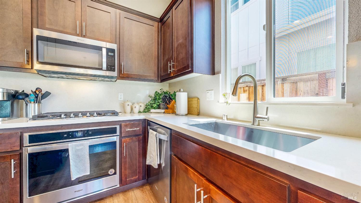 Detail Gallery Image 14 of 49 For 1431 Acorn Way, Windsor,  CA 95492 - 2 Beds | 2 Baths