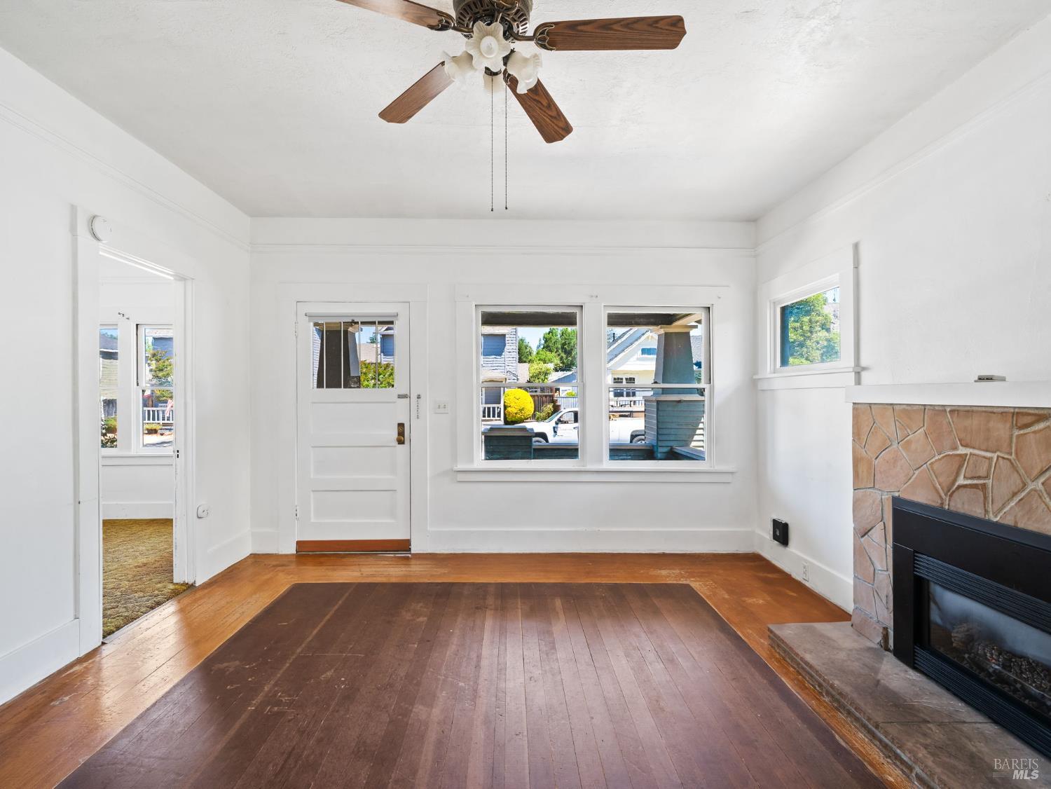 Detail Gallery Image 10 of 52 For 442 Piper St, Healdsburg,  CA 95448 - 3 Beds | 2 Baths