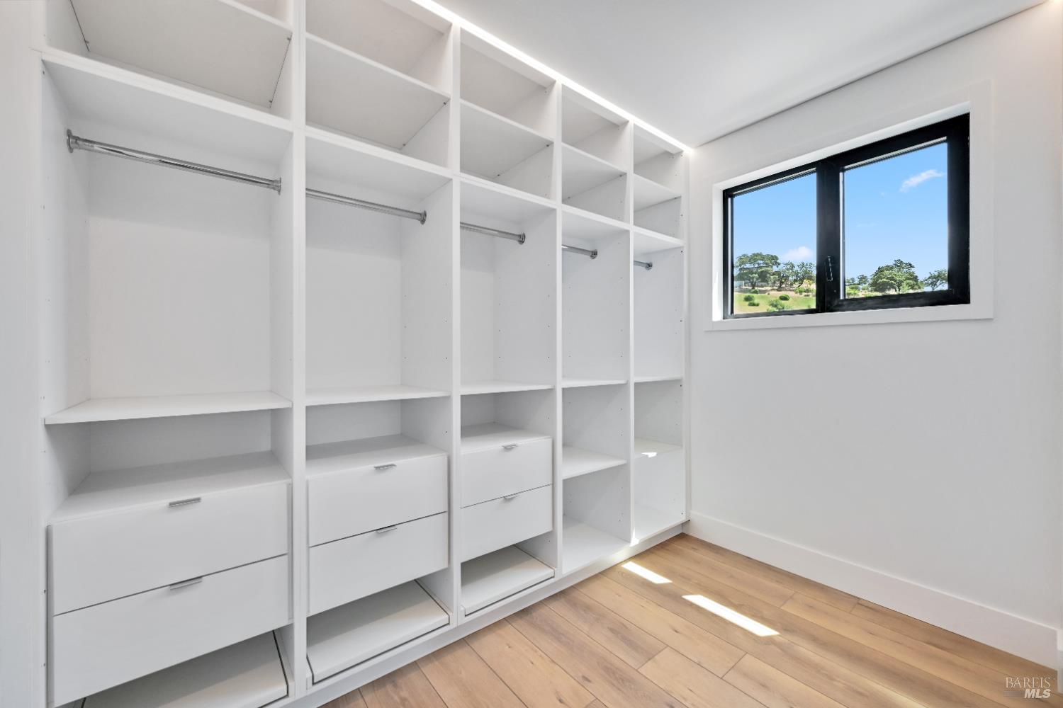 Detail Gallery Image 53 of 56 For 4966 Lakepointe Cir, Santa Rosa,  CA 95403 - 5 Beds | 3/1 Baths