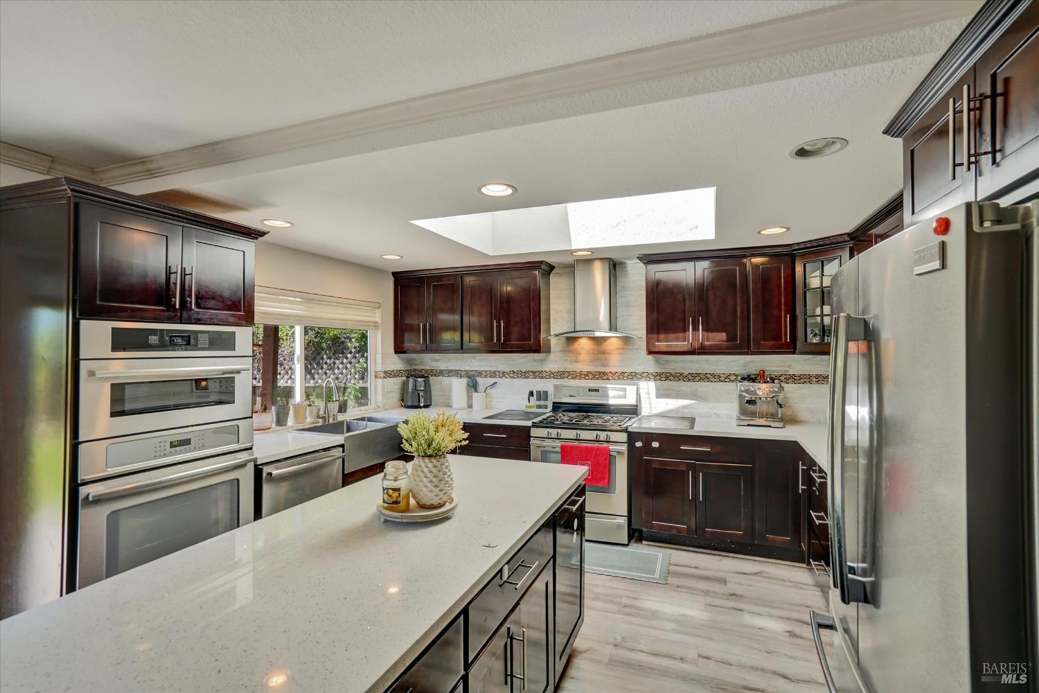 Detail Gallery Image 14 of 48 For 683 Chardonnay Dr, Fremont,  CA 94539 - 4 Beds | 3 Baths