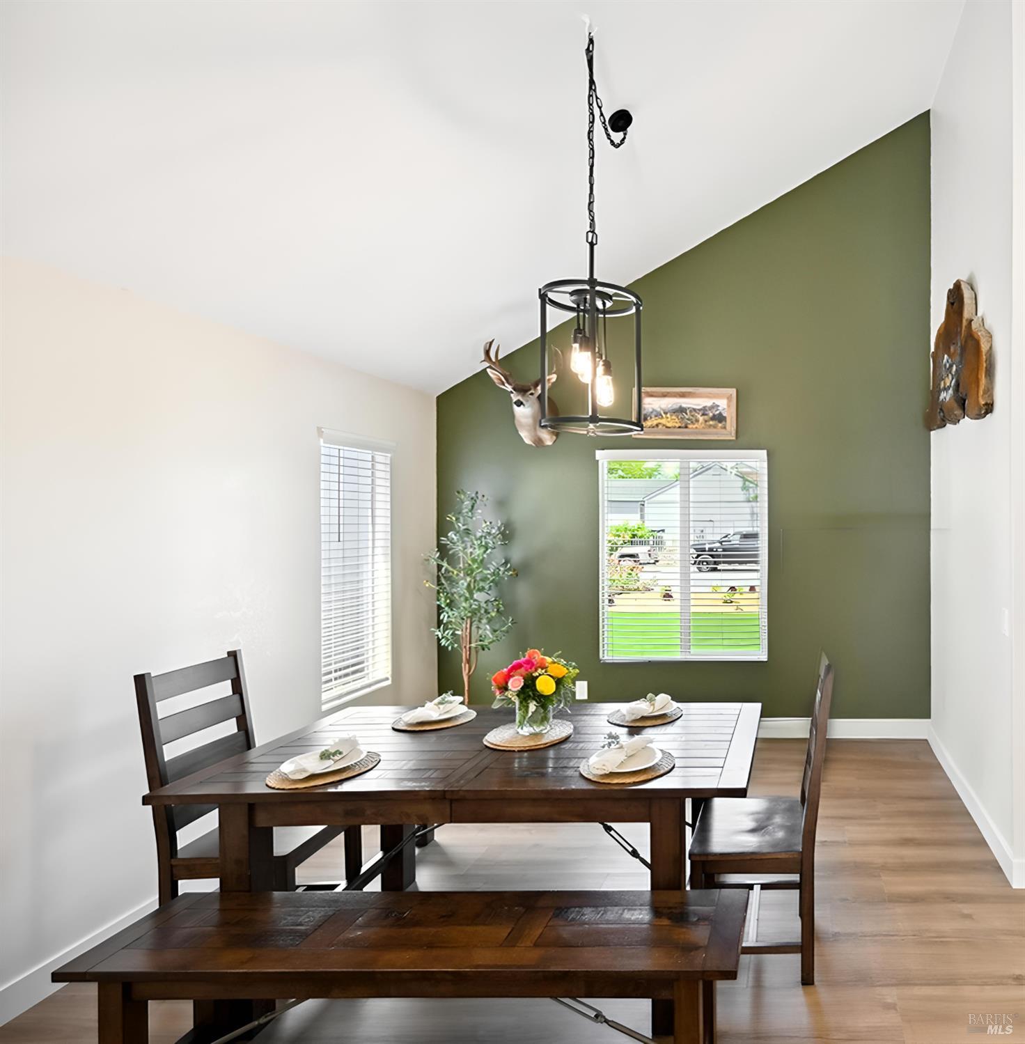 Detail Gallery Image 10 of 39 For 1408 Serpilio Way, Petaluma,  CA 94954 - 3 Beds | 2 Baths