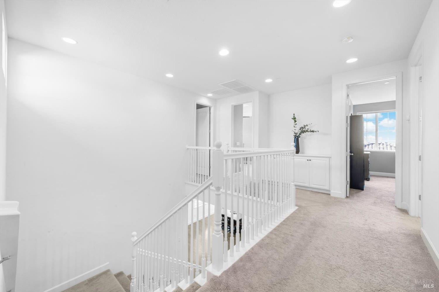 Detail Gallery Image 34 of 66 For 4012 Jade Crest Hill Way, Vacaville,  CA 95688 - 6 Beds | 4/1 Baths