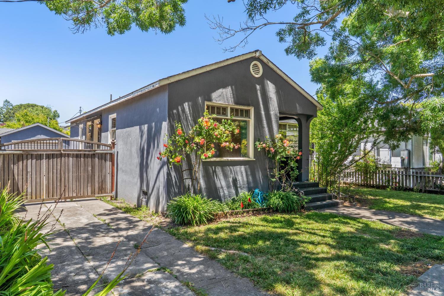 Detail Gallery Image 31 of 33 For 608 Mountain View Ave, Petaluma,  CA 94952 - 2 Beds | 1 Baths
