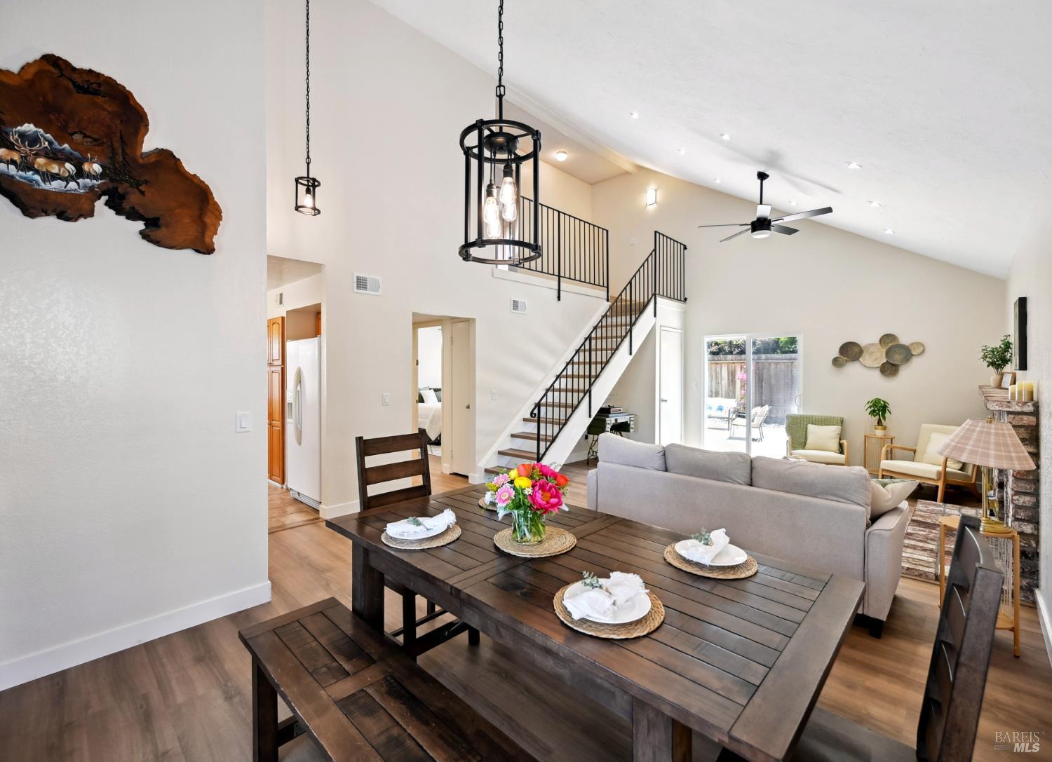 Detail Gallery Image 11 of 39 For 1408 Serpilio Way, Petaluma,  CA 94954 - 3 Beds | 2 Baths