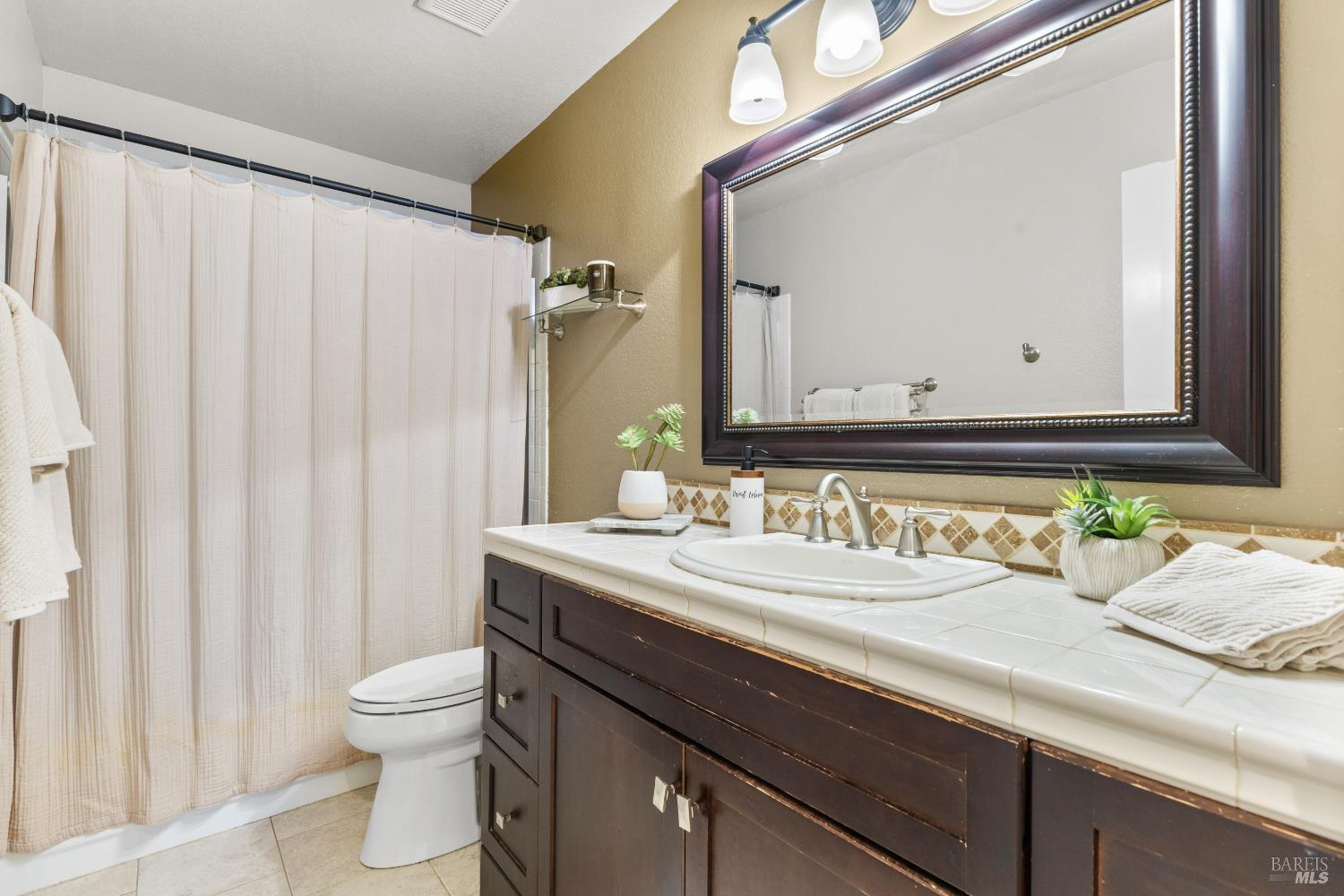 Detail Gallery Image 27 of 31 For 9508 Jessica Dr, Windsor,  CA 95492 - 4 Beds | 2 Baths