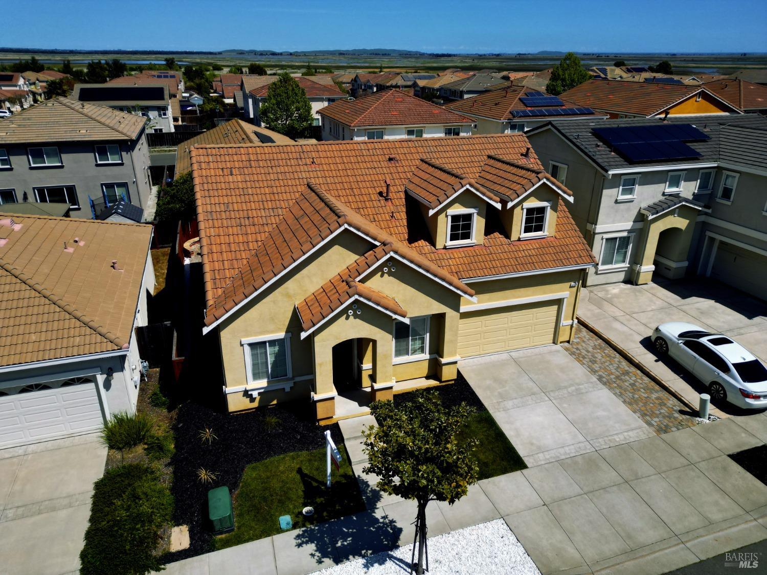 Detail Gallery Image 3 of 64 For 2108 Westphalian Dr, Fairfield,  CA 94534 - 5 Beds | 3 Baths
