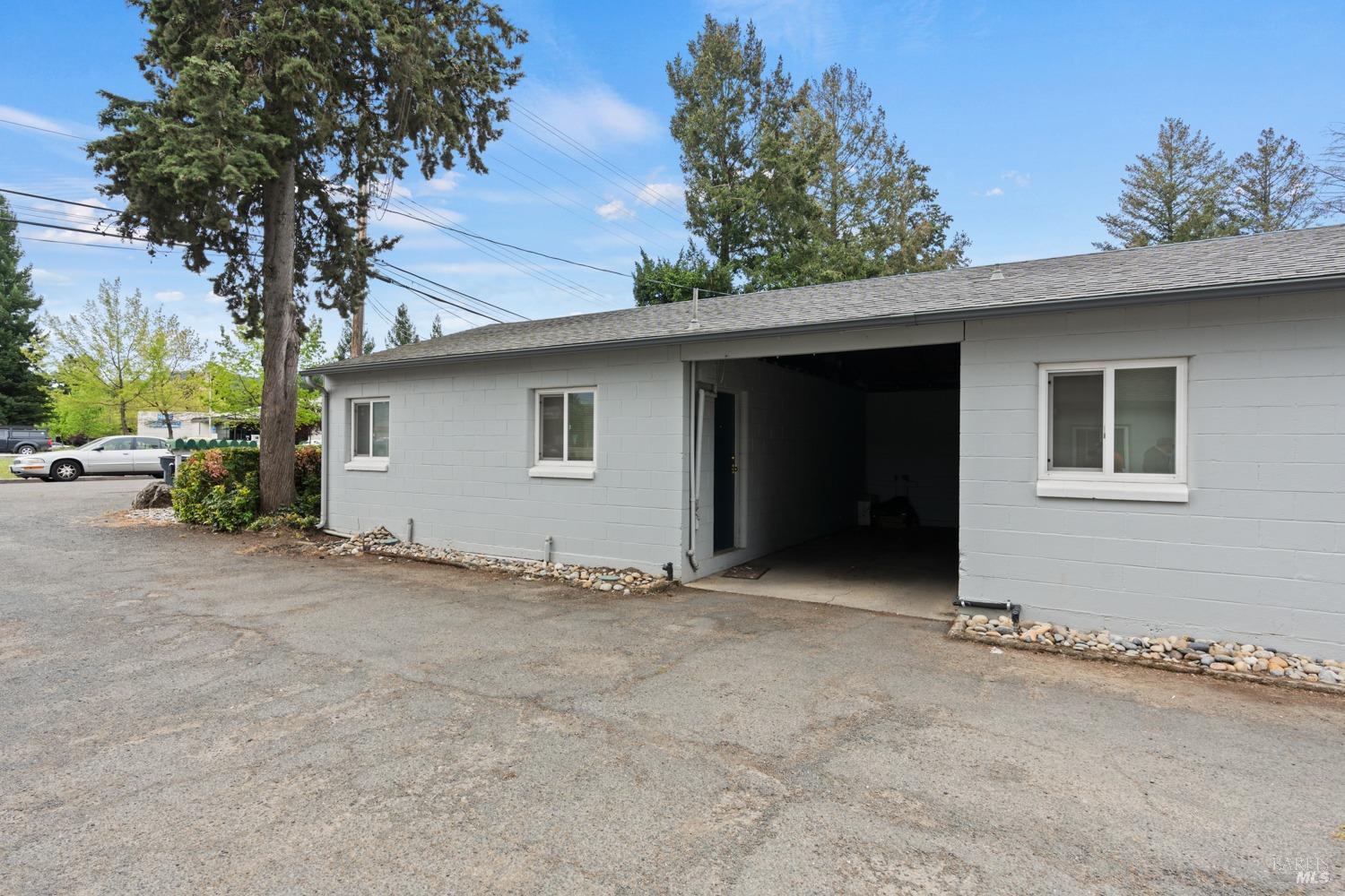 Detail Gallery Image 5 of 18 For 560 Talmage Rd, Ukiah,  CA 95482 - – Beds | – Baths