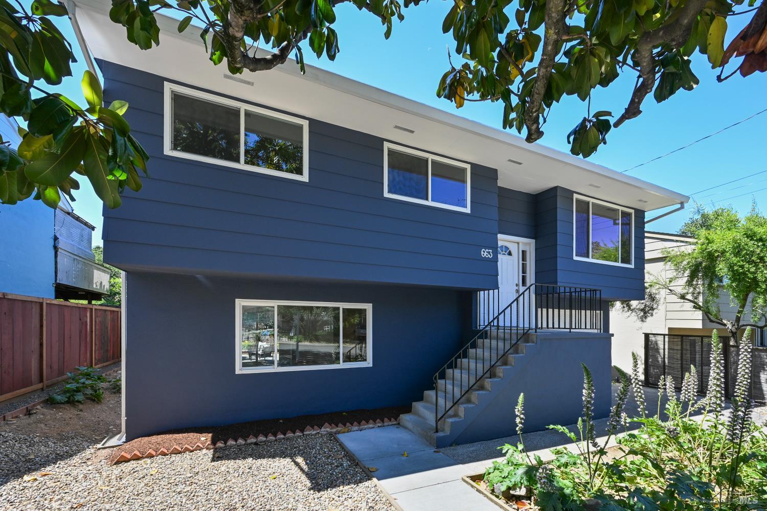 Detail Gallery Image 2 of 44 For 663 Cherry St, Novato,  CA 94945 - 3 Beds | 2 Baths