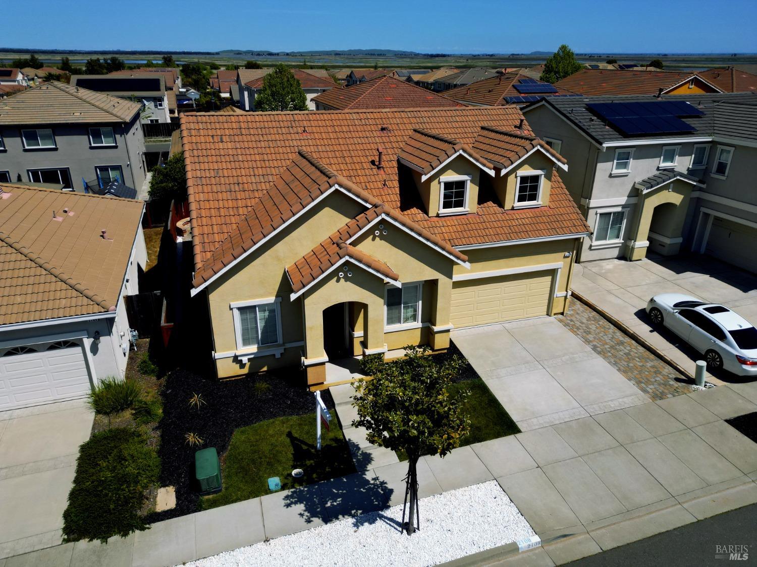 Detail Gallery Image 5 of 64 For 2108 Westphalian Dr, Fairfield,  CA 94534 - 5 Beds | 3 Baths