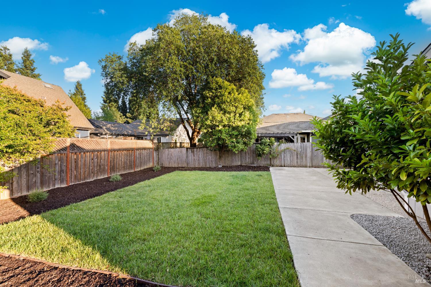 Detail Gallery Image 20 of 23 For 2410 Pinercrest Dr, Santa Rosa,  CA 95403 - 3 Beds | 2 Baths