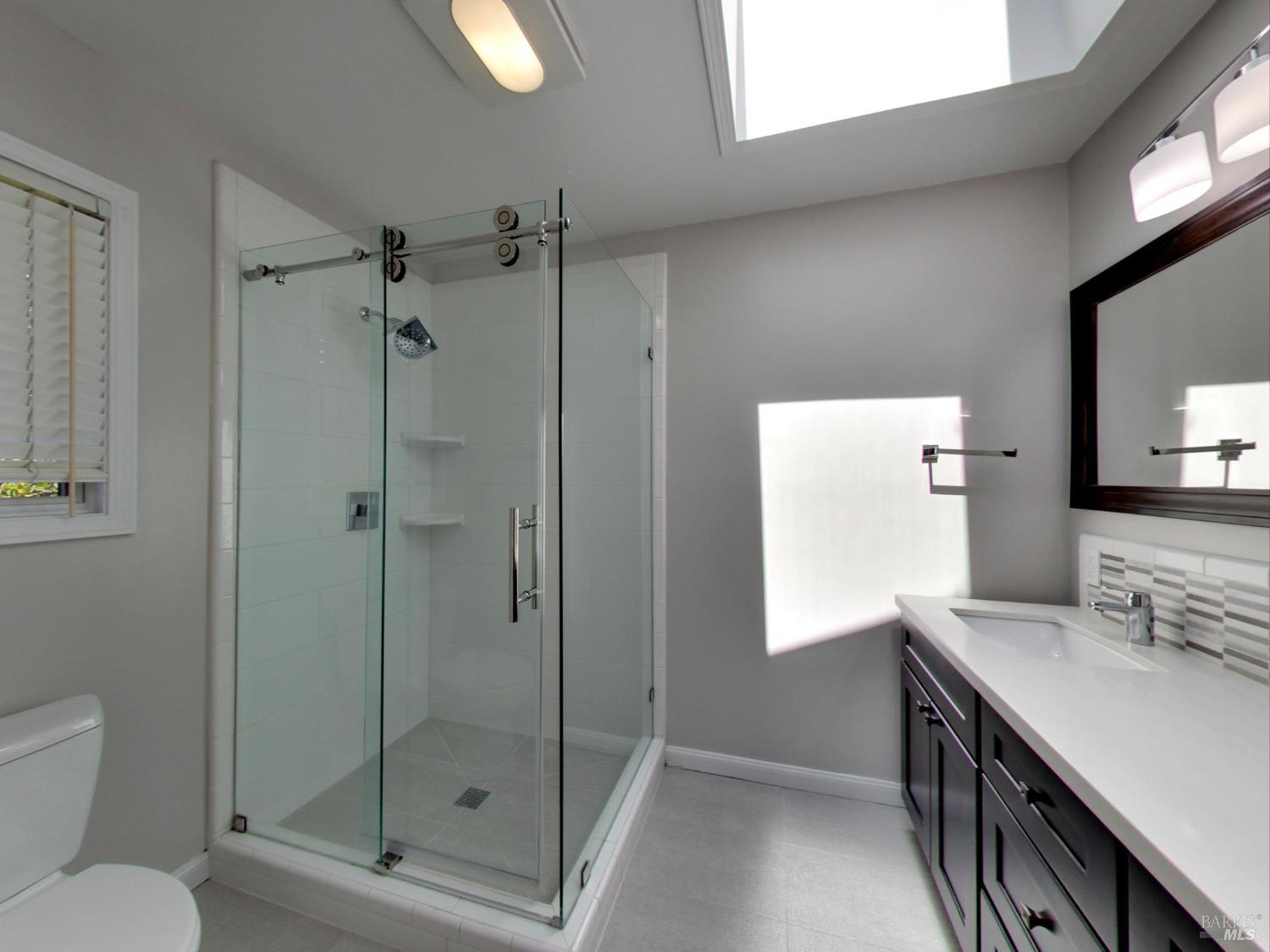 Detail Gallery Image 15 of 36 For 19 Dartmouth Dr, Larkspur,  CA 94939 - 3 Beds | 2 Baths