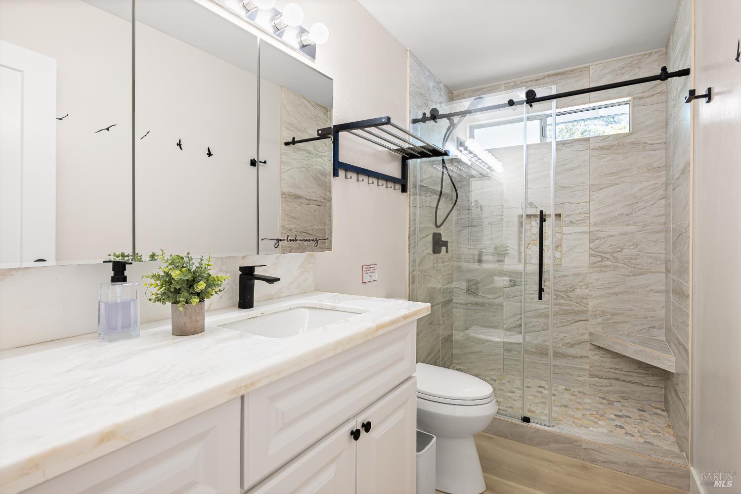 Detail Gallery Image 25 of 82 For 725 Lytton Station Rd, Healdsburg,  CA 95448 - 7 Beds | 5 Baths