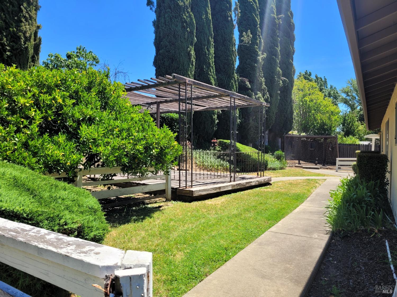 Detail Gallery Image 25 of 30 For 2136 Alturas Ct, Fairfield,  CA 94534 - 3 Beds | 2 Baths